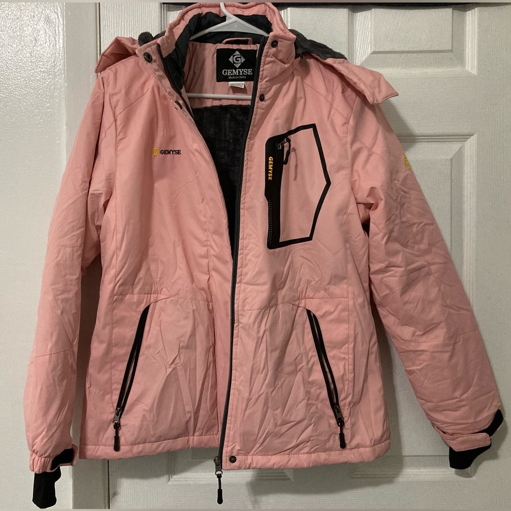 GEMYSE Women's Waterproof Ski Jacket Windproof  size S color Pink
